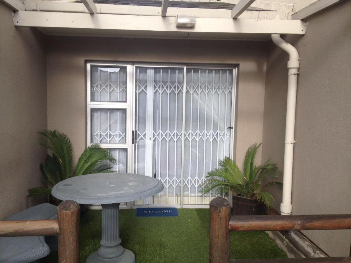 Smithland Guest Apartments Cape Town Bellville Exterior foto