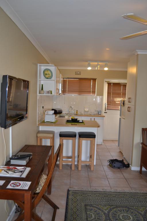Smithland Guest Apartments Cape Town Bellville Exterior foto